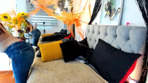 nami online show from 10/24/25, 08:38