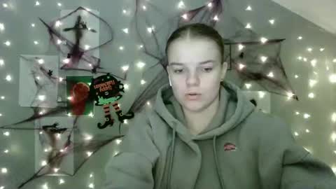 Nana online show from 10/15/25, 06:35