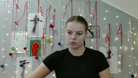 Nana online show from 11/28/25, 09:12