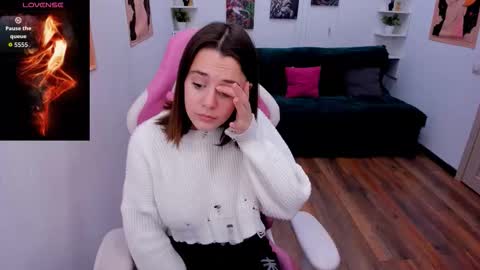 Snapshot of nanami_hot_ chatting on 11/25/25, 10:37 nanami_hot_ online show from 11/25/25, 10:37