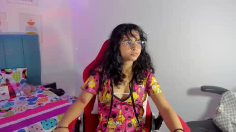 nanami_owo online show from 09/19/25, 02:24