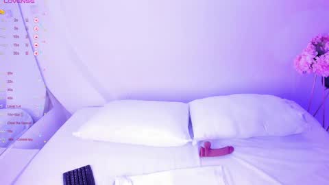 NanaOsaky online show from 10/01/25, 12:00