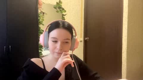 Snapshot of nancigoldy chatting on 06/10/26, 06:18 Rina online show from 06/10/26, 06:18