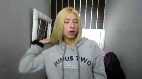 nancy blonde online show from 06/18/26, 01:04