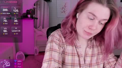 Snapshot of nancy_sun_ chatting on 12/13/24, 11:45 Nancy online show from 12/13/24, 11:45