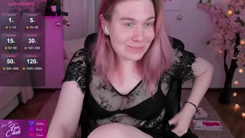 Snapshot of nancy_sun_ chatting on 12/18/24, 05:52 Nancy online show from 12/18/24, 05:52