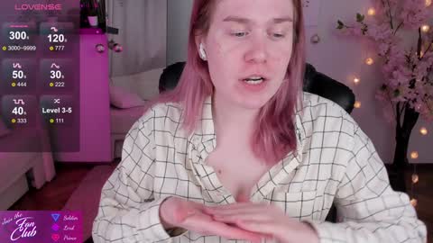 Snapshot of nancy_sun_ chatting on 12/19/24, 02:13 Nancy online show from 12/19/24, 02:13