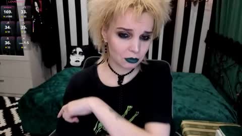 Nancy online show from 11/05/25, 11:27