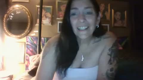 Snapshot of nancybees3 chatting on 06/13/26, 04:32 jasminej online show from 06/13/26, 04:32