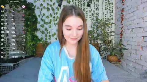 Luna online show from 02/19/25, 09:28