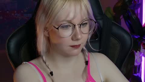 nancymartinez online show from 12/13/24, 04:49