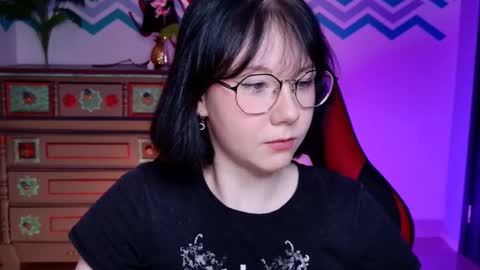 nancymartinez online show from 10/18/25, 09:10