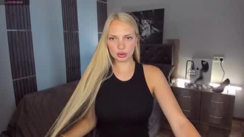 NancySummer online show from 07/20/26, 10:18