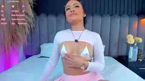 Snapshot of nanda_vixen_ chatting on 03/19/26, 01:53 Nanda online show from 03/19/26, 01:53