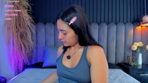 Snapshot of nanda_vixen_ chatting on 04/18/26, 09:04 Nanda online show from 04/18/26, 09:04