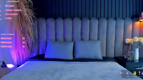 Snapshot of nanda_vixen_ chatting on 05/15/26, 11:56 Nanda online show from 05/15/26, 11:56