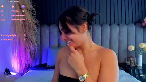 Snapshot of nanda_vixen_ chatting on 05/19/26, 11:55 Nanda online show from 05/19/26, 11:55