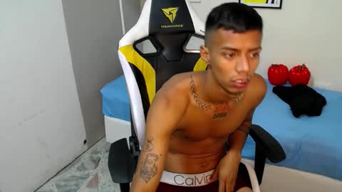 Snapshot of nando_col chatting on 10/19/25, 12:06 nando_col online show from 10/19/25, 12:06