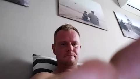 Snapshot of nandosss chatting on 10/27/25, 10:19 nandosss online show from 10/27/25, 10:19