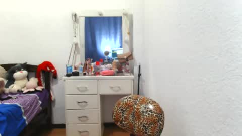 nanilux_1 online show from 09/08/25, 07:02
