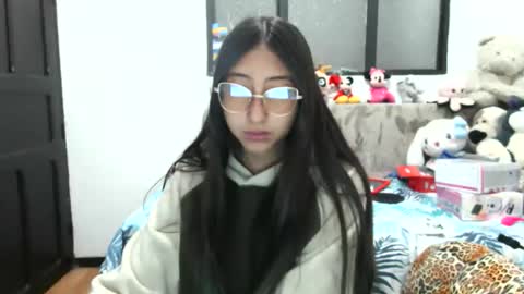 nanilux_1 online show from 09/28/25, 07:08