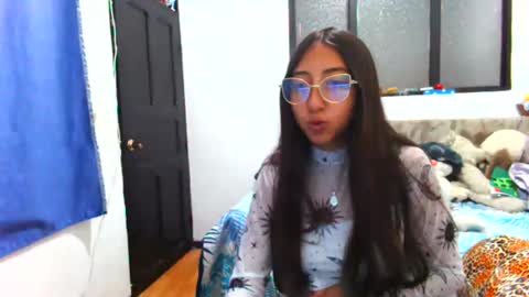 nanilux_1 online show from 10/26/25, 06:14