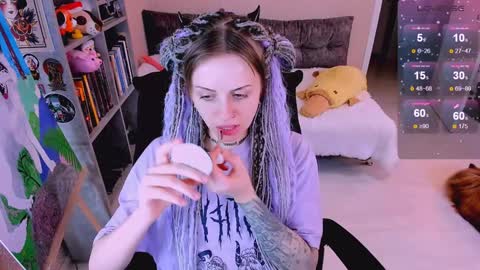 Snapshot of nanitamoore chatting on 12/06/24, 11:00 Monday-Friday 12-4 AM and 6-9 AM New York time online show from 12/06/24, 11:00