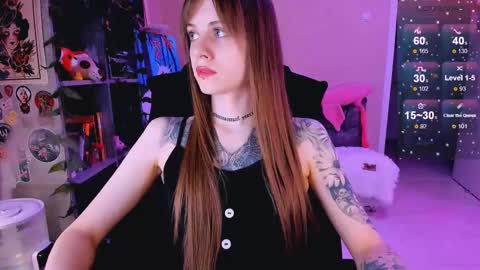 Snapshot of nanitamoore chatting on 02/25/25, 08:19 Monday-Friday 12-4 AM and 6-9 AM New York time online show from 02/25/25, 08:19