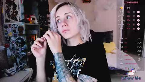 Snapshot of nanitamoore chatting on 10/12/25, 07:51 Monday-Friday 12-4 AM and 6-9 AM New York time online show from 10/12/25, 07:51