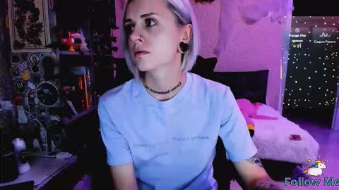 Snapshot of nanitamoore chatting on 11/01/25, 08:11 Monday-Friday 12-4 AM and 6-9 AM New York time online show from 11/01/25, 08:11