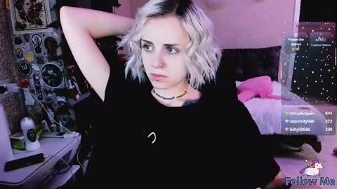 Snapshot of nanitamoore chatting on 11/07/25, 09:15 Monday-Friday 12-4 AM and 6-9 AM New York time online show from 11/07/25, 09:15