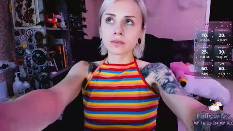 Snapshot of nanitamoore chatting on 11/16/25, 08:36 Monday-Friday 12-4 AM and 6-9 AM New York time online show from 11/16/25, 08:36