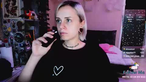 Snapshot of nanitamoore chatting on 11/23/25, 08:19 Monday-Friday 12-4 AM and 6-9 AM New York time online show from 11/23/25, 08:19