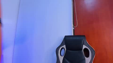 Snapshot of nanny18hornny chatting on 10/05/25, 12:47 nanny18hornny online show from 10/05/25, 12:47