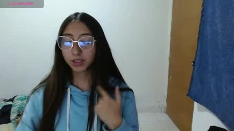 Snapshot of nanylux chatting on 04/19/26, 04:12 nanylux online show from 04/19/26, 04:12