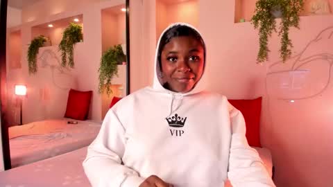 Snapshot of nanymoreno chatting on 11/10/25, 12:48 nanymoreno online show from 11/10/25, 12:48