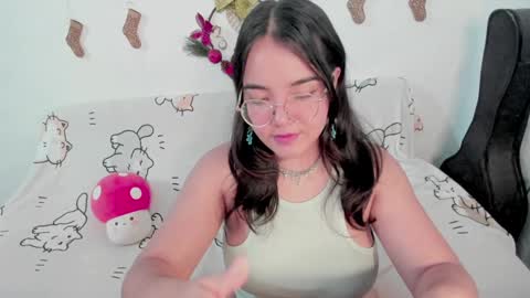 Snapshot of naoko_uwu chatting on 12/18/24, 01:02 Naoko online show from 12/18/24, 01:02