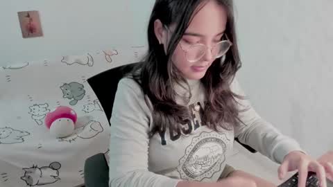 Snapshot of naoko_uwu chatting on 02/14/25, 12:09 Naoko online show from 02/14/25, 12:09