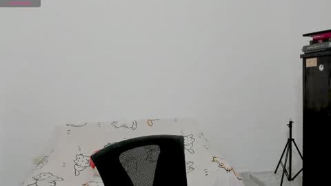 Snapshot of naoko_uwu chatting on 11/02/25, 10:01 Naoko online show from 11/02/25, 10:01