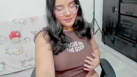 Snapshot of naoko_uwu chatting on 11/23/25, 12:10 Naoko online show from 11/23/25, 12:10