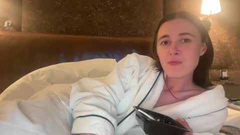Naomi      online show from 06/01/26, 02:13