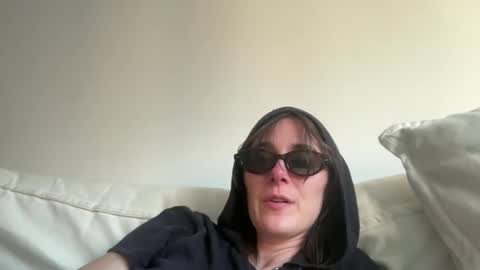 Naomi      online show from 06/03/26, 11:21