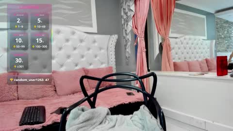 naomi online show from 10/20/25, 01:33