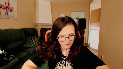 Snapshot of naomi_di chatting on 06/08/26, 06:14 naomi_di online show from 06/08/26, 06:14