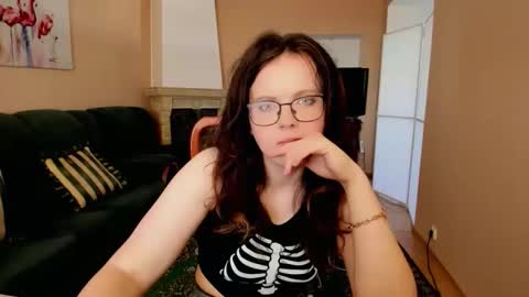 Snapshot of naomi_di chatting on 06/09/26, 06:25 naomi_di online show from 06/09/26, 06:25