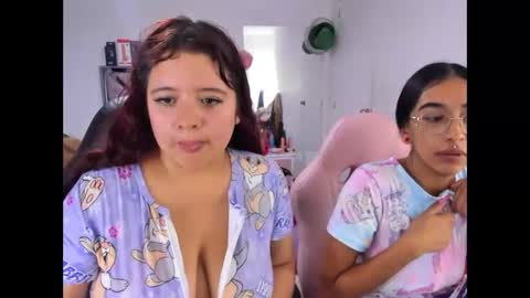 Snapshot of naomi_johnson132 chatting on 05/24/26, 10:15 nahomi online show from 05/24/26, 10:15