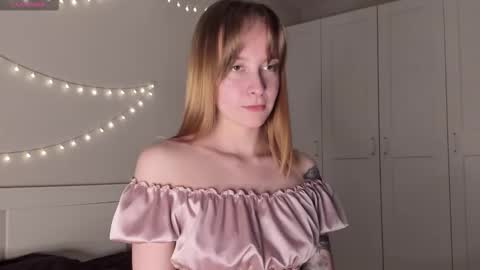 Naomi online show from 10/19/25, 05:24