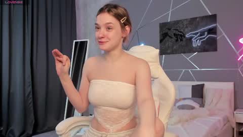 naomi_reiss online show from 07/09/26, 05:44