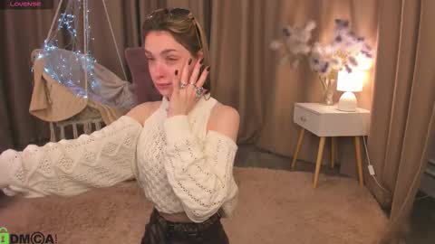 Naomi online show from 10/03/25, 12:07