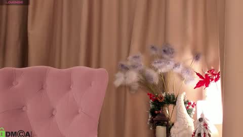 Snapshot of naomi_rias chatting on 11/25/25, 01:38 Naomi online show from 11/25/25, 01:38